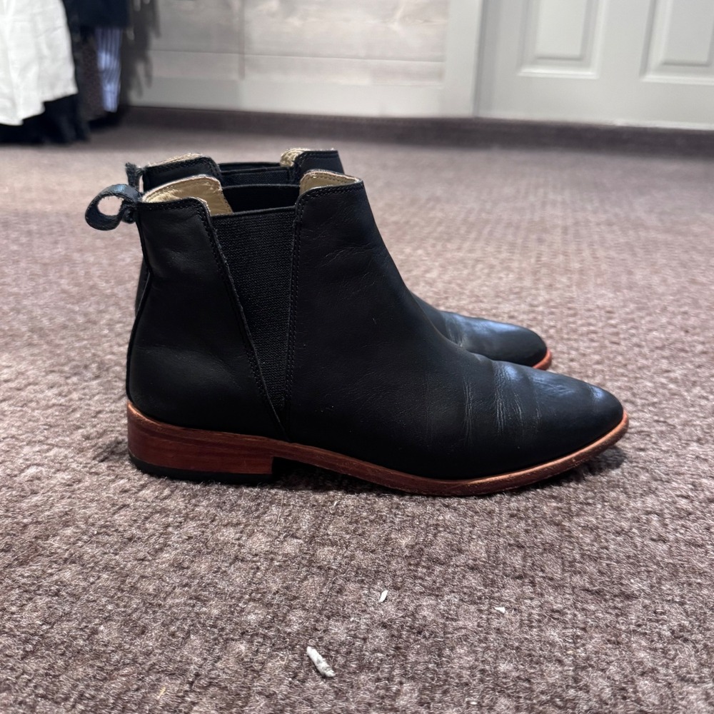 Nisolo Black Leather Chelsea Ankle Boots Pointed Toe Made in Peru quiet luxury 7 - Picture 3 of 9